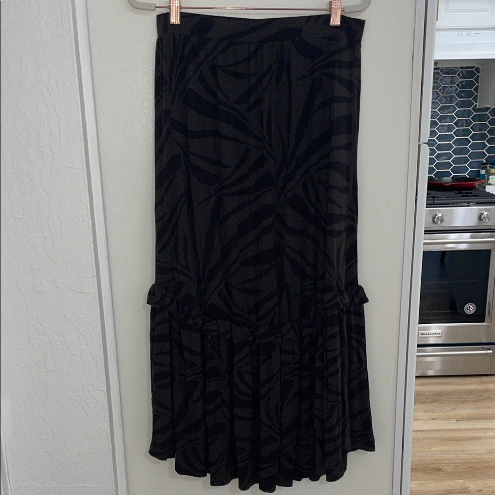 Z Supply Black & Gray Tropical Zebra Maxi Skirt | L